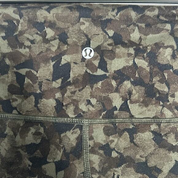 Lululemon Wunder Under Leggings 2 - Picture 6 of 6